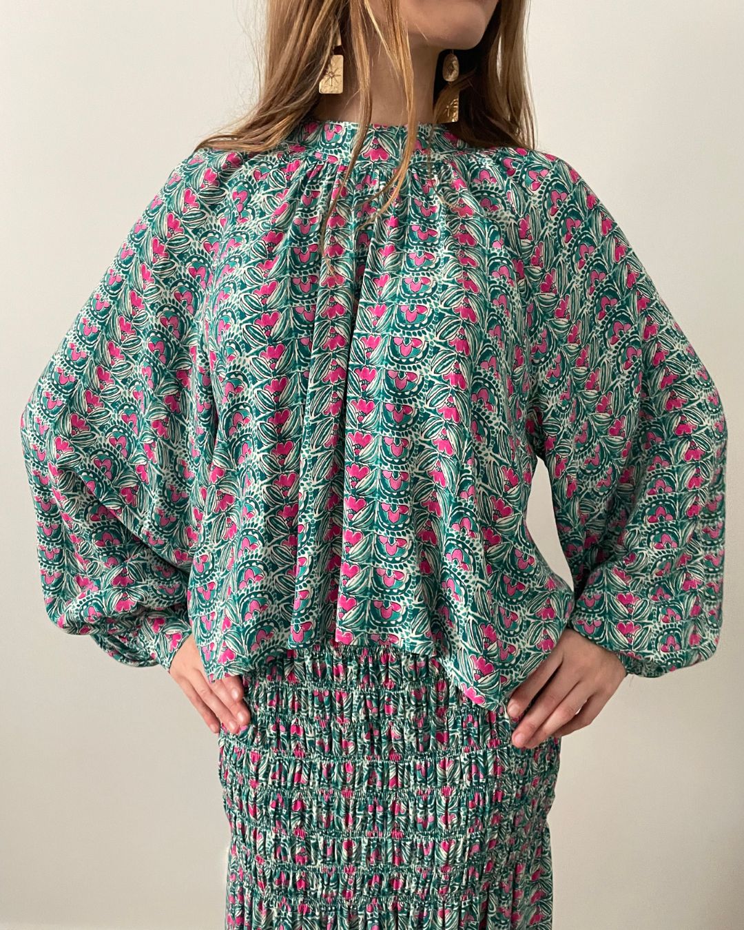 ROMINA Blouse Green and pink motifs