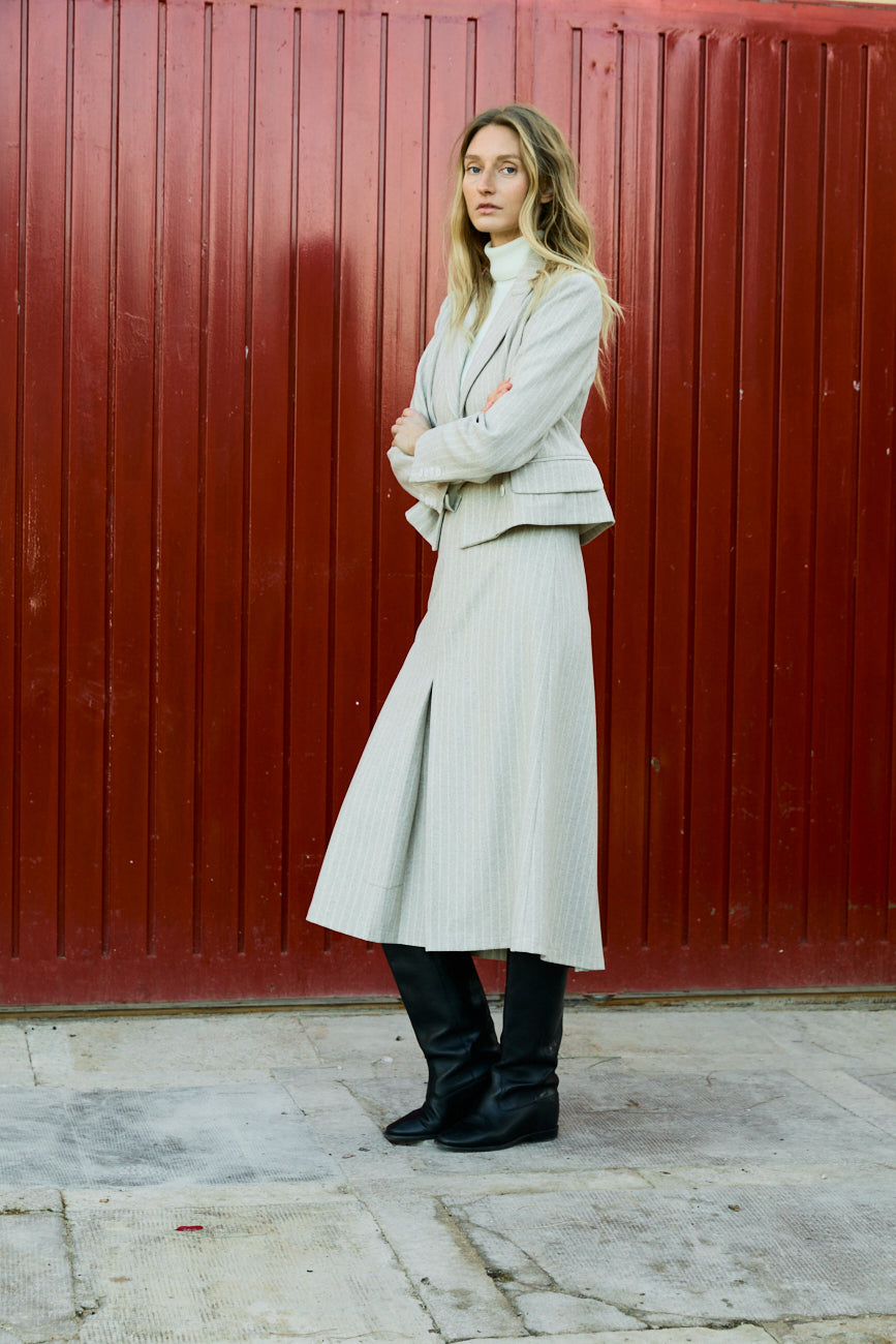 Ivet beige diplomat skirt