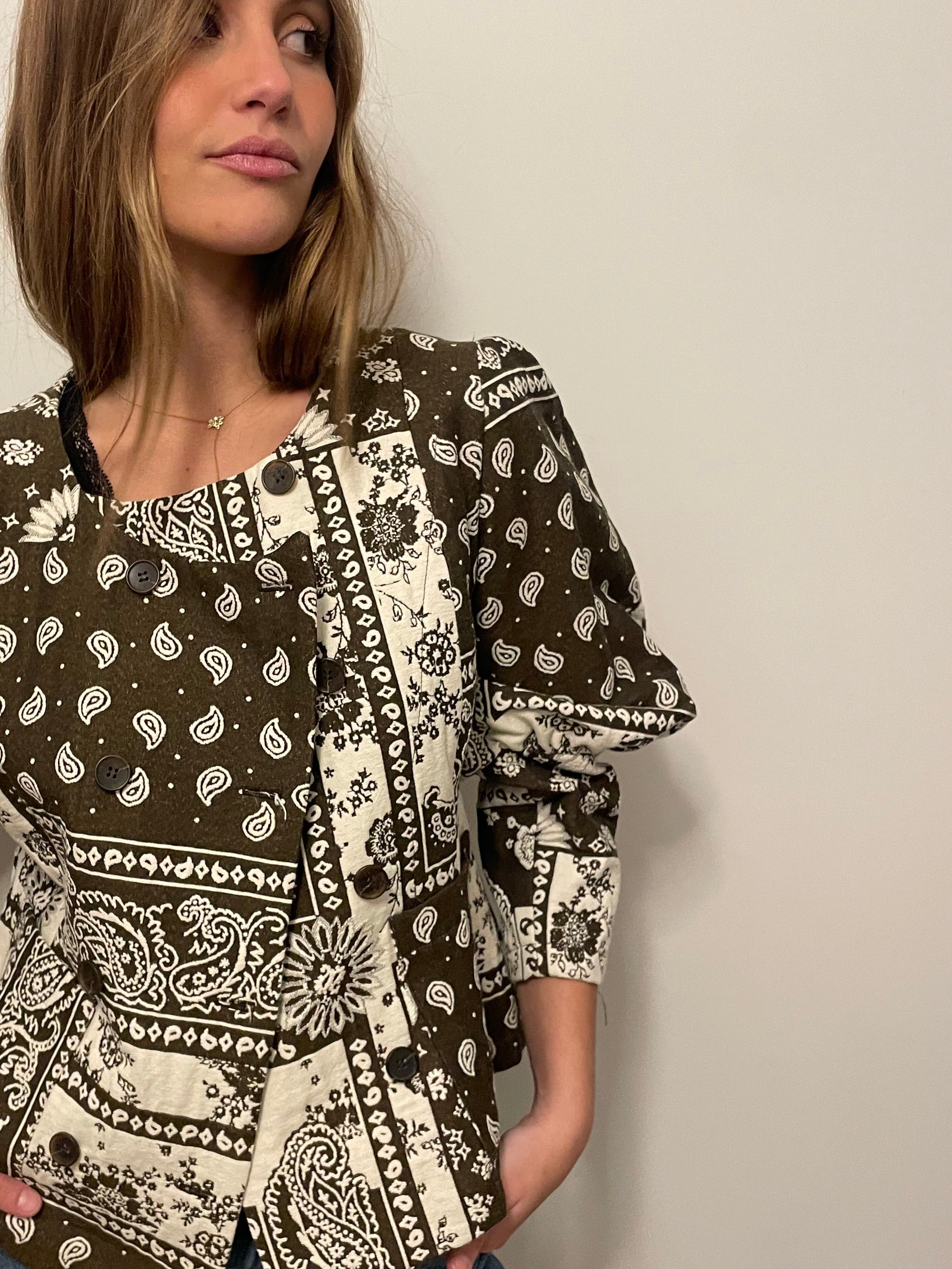 Chaqueta Sharon brown paisley