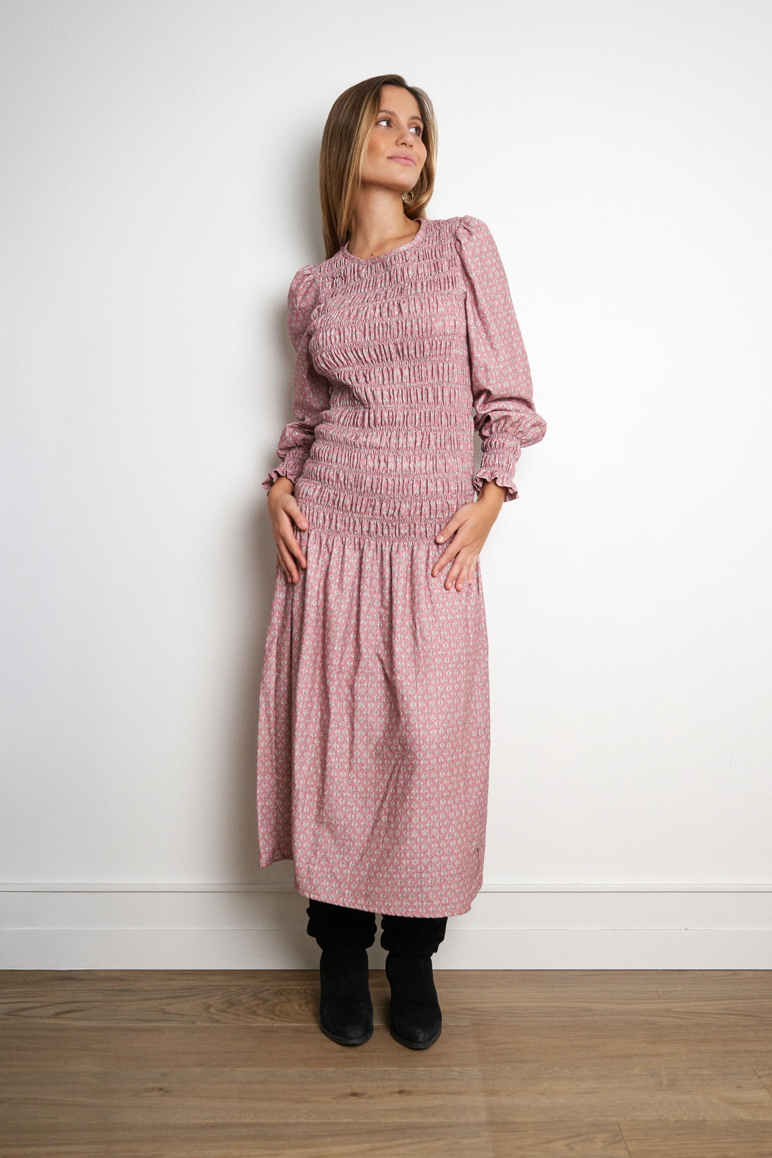 Vestido Valentina Pink retro motifs