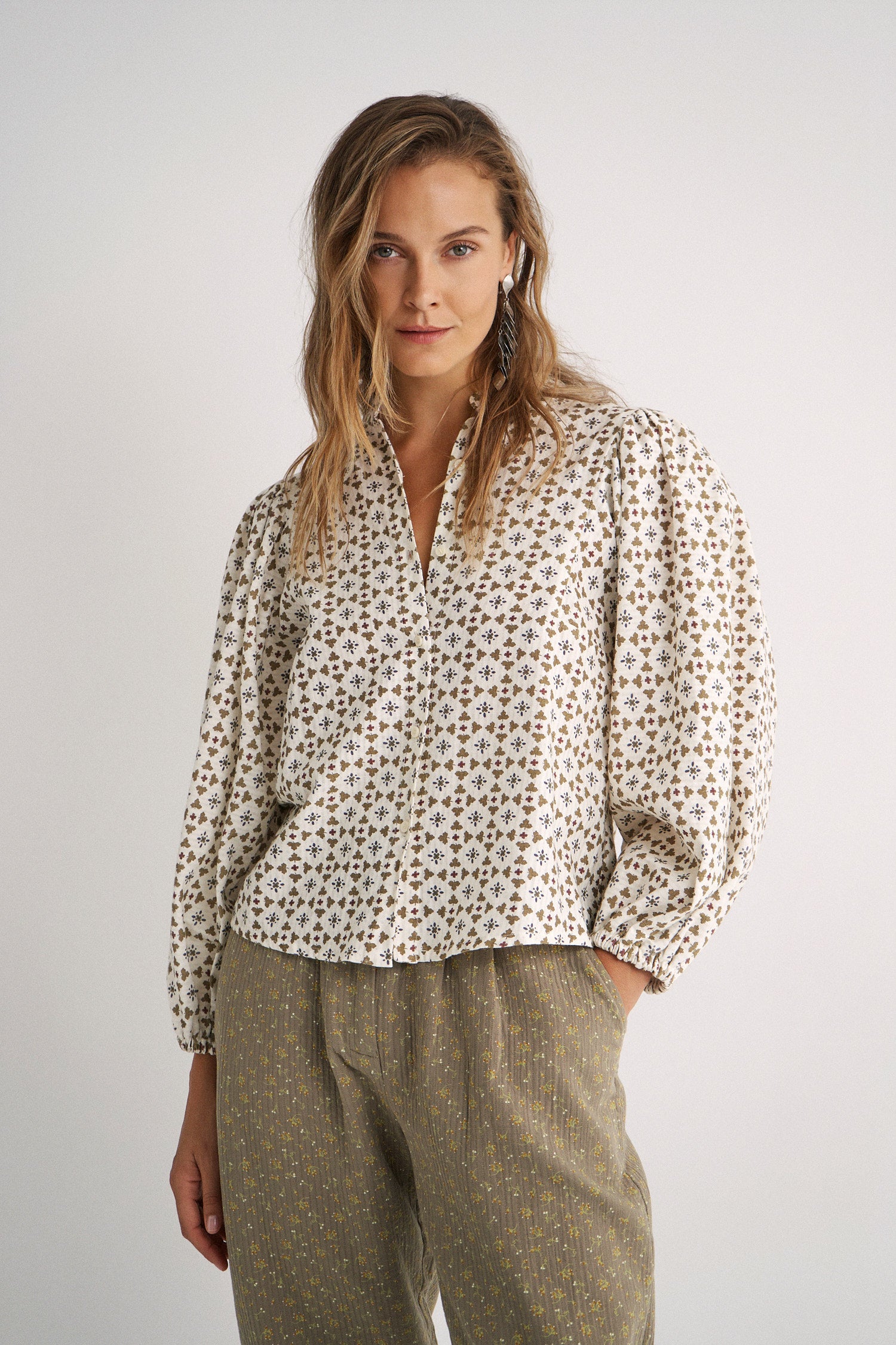 Blusa Lisa Geometric motifs
